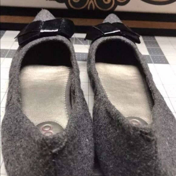 Me Too Shoes Grey Wool Bow Pointy Ballet Flats Y - Picture 8 of 13